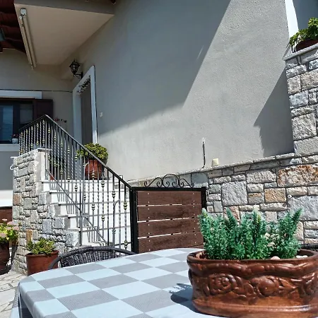 بيت للعطل Zenia Pelion Garden House Platanidia
